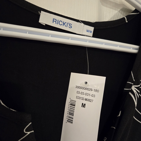 Ricki's sleeveless blouse - Size Medium - Picture 5 of 6